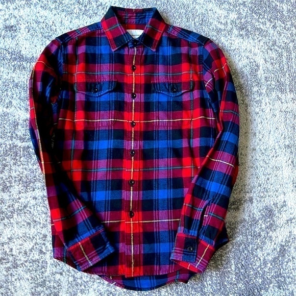 American Eagle Outfitters Tops - Plaid.. Plaid.. American Eagle Plaid Shirt